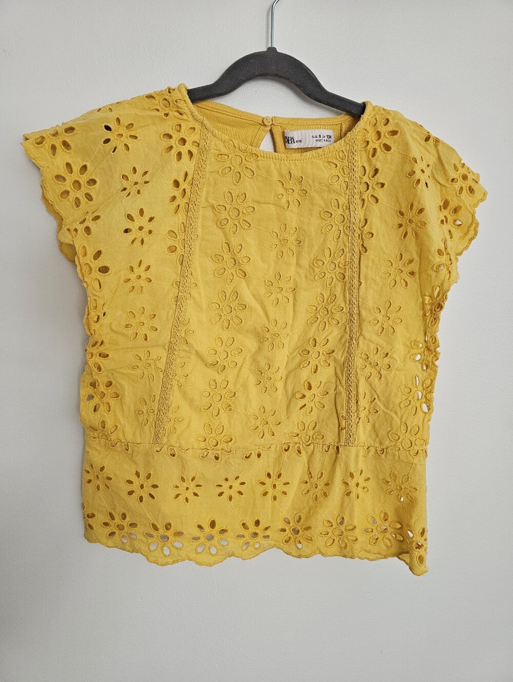 🧸2/20$ Zara 9T Girl Yellow Eyelet Floral Lace Blouse Summer Top